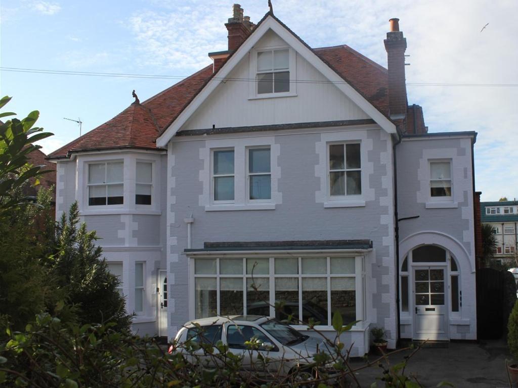 Beachcomber Holiday Apartments Swanage Exterior photo